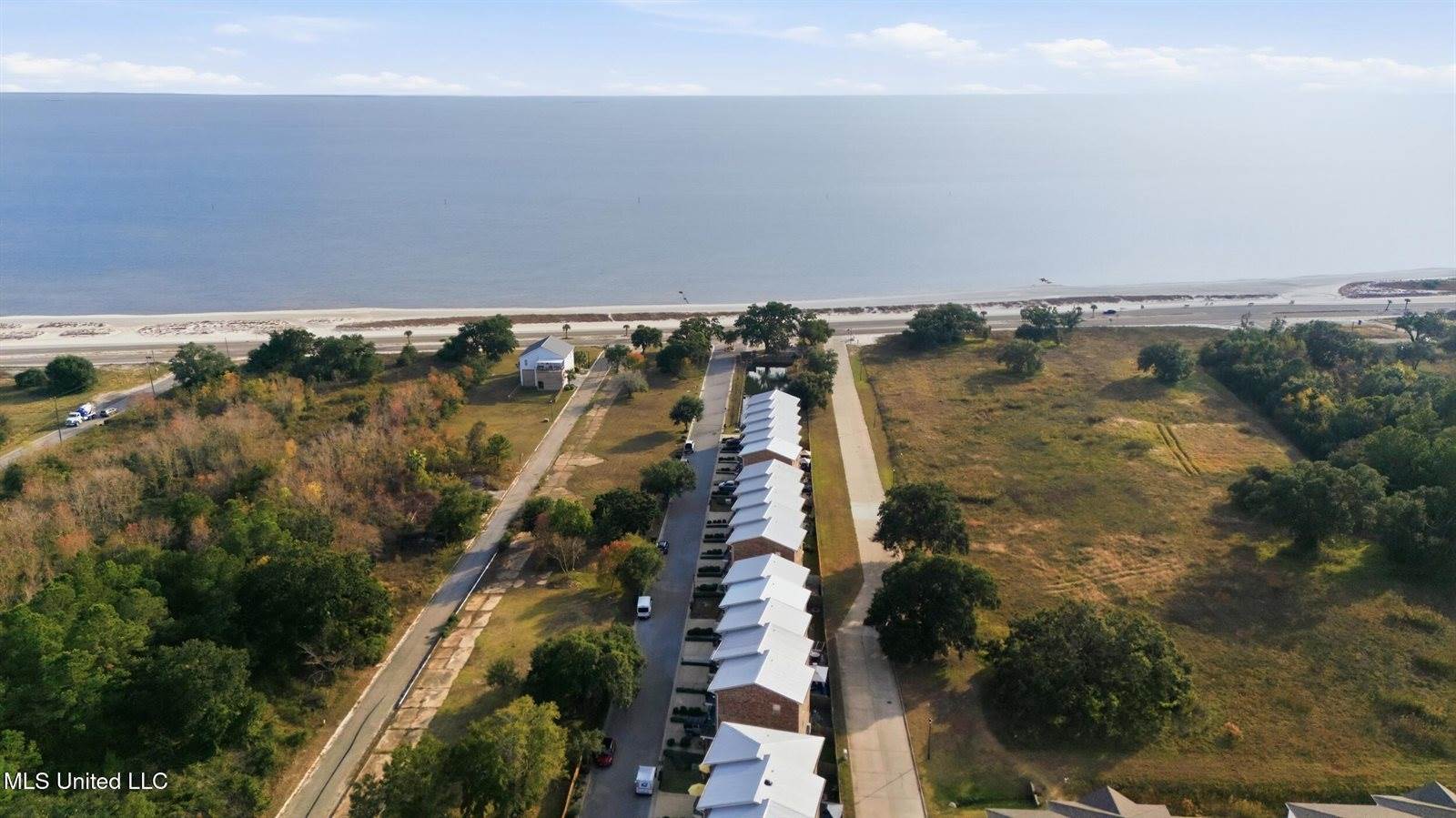 17 Oak Alley Lane, Long Beach, MS 39560