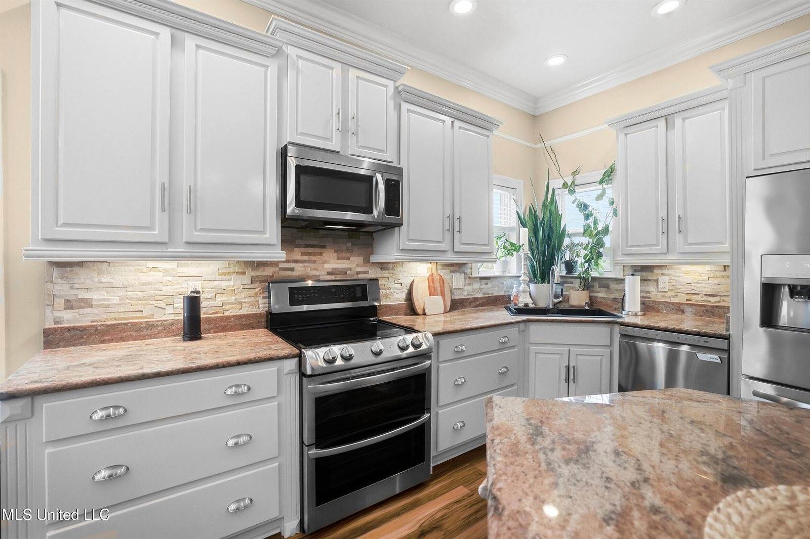 17 Oak Alley Lane, Long Beach, MS 39560