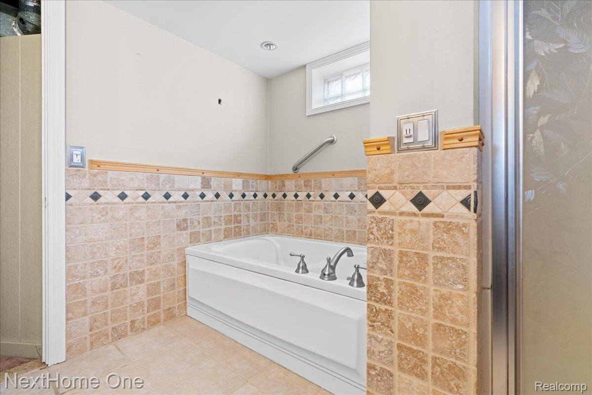 60658 Sue Street, SouthLyonCity_Oakland, MI 48178