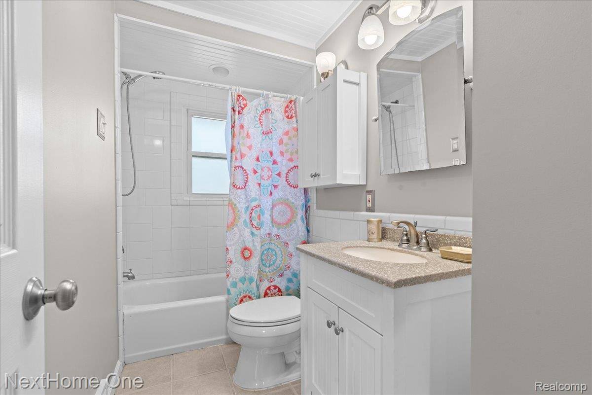 60658 Sue Street, SouthLyonCity_Oakland, MI 48178