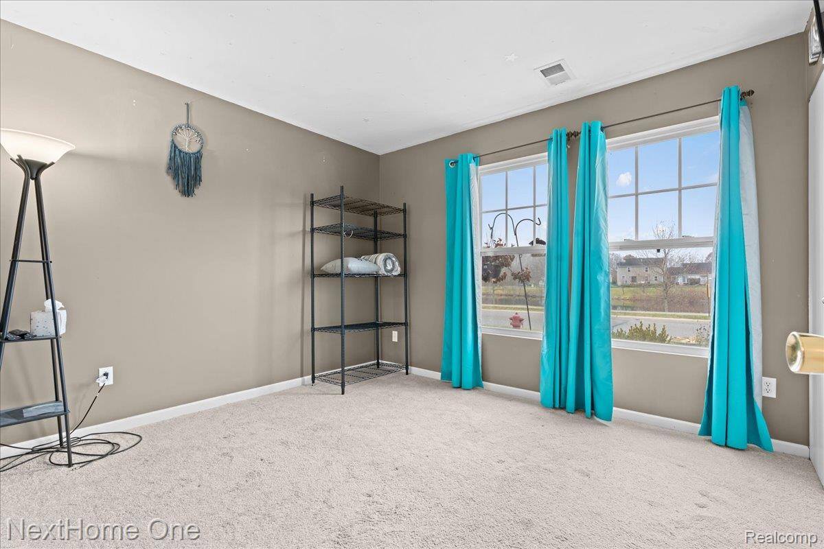 8564 Fox River Drive, FowlervilleVillage_Livingston, MI 48836