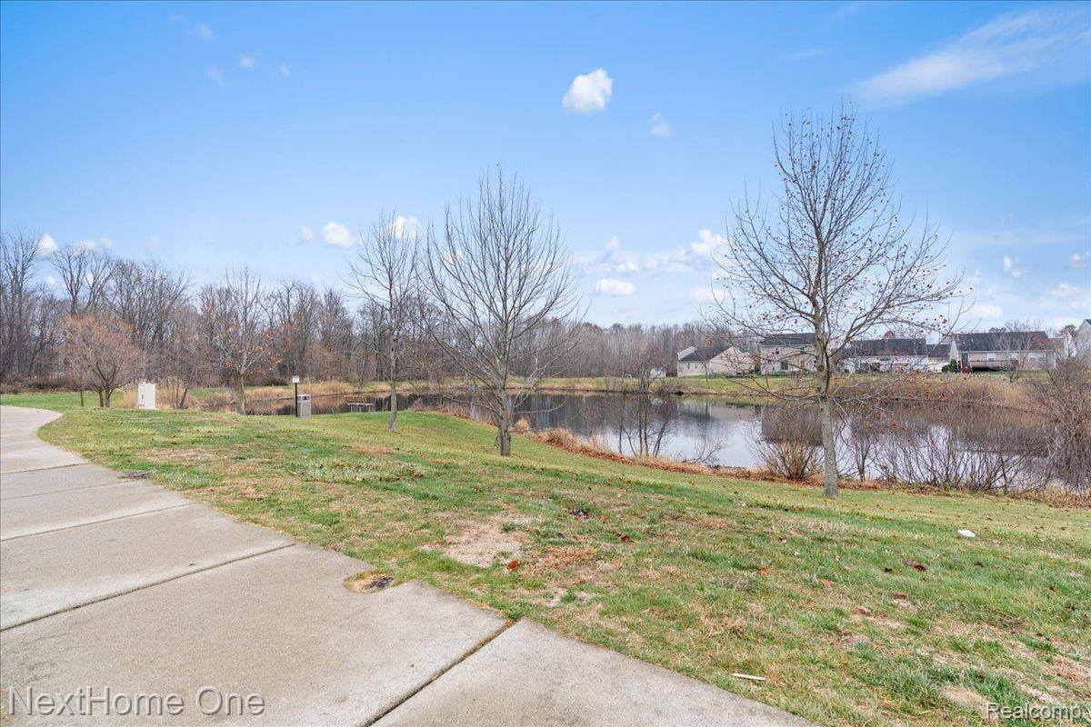 8564 Fox River Drive, FowlervilleVillage_Livingston, MI 48836