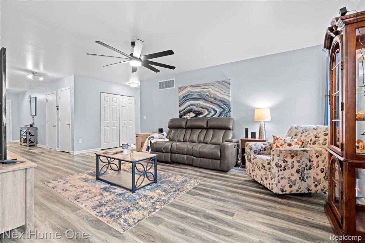 8564 Fox River Drive, FowlervilleVillage_Livingston, MI 48836