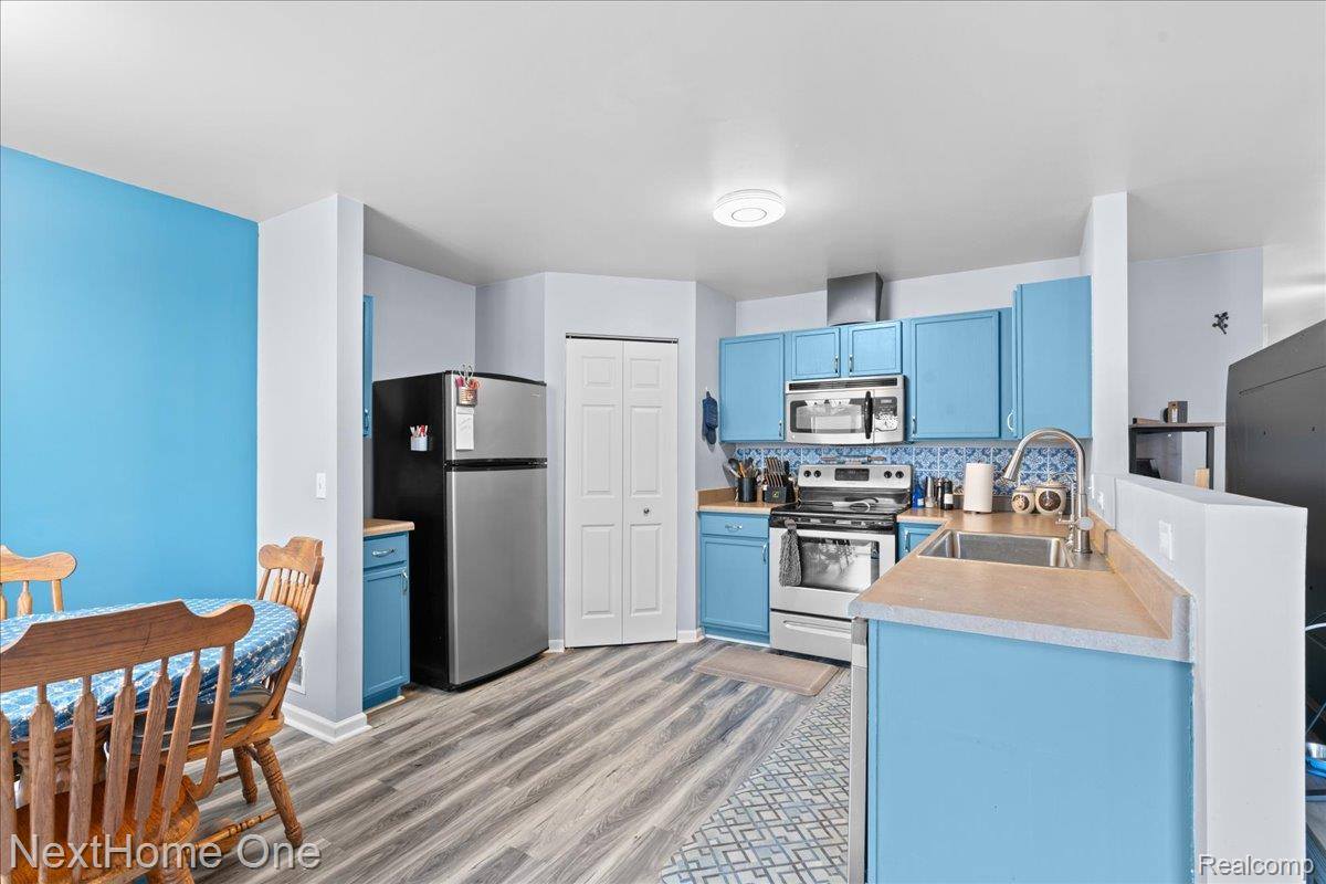 8564 Fox River Drive, FowlervilleVillage_Livingston, MI 48836