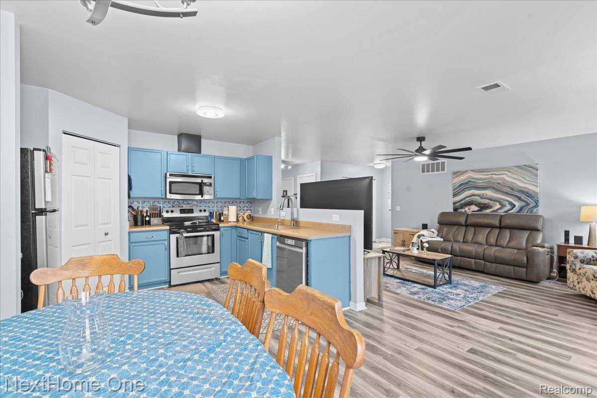 8564 Fox River Drive, FowlervilleVillage_Livingston, MI 48836