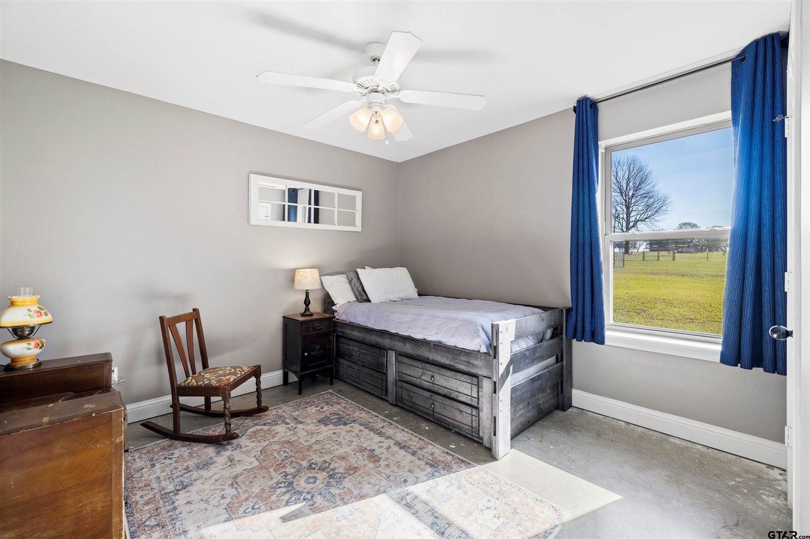 16785 S Lakeview Dr, Troup, TX 75789