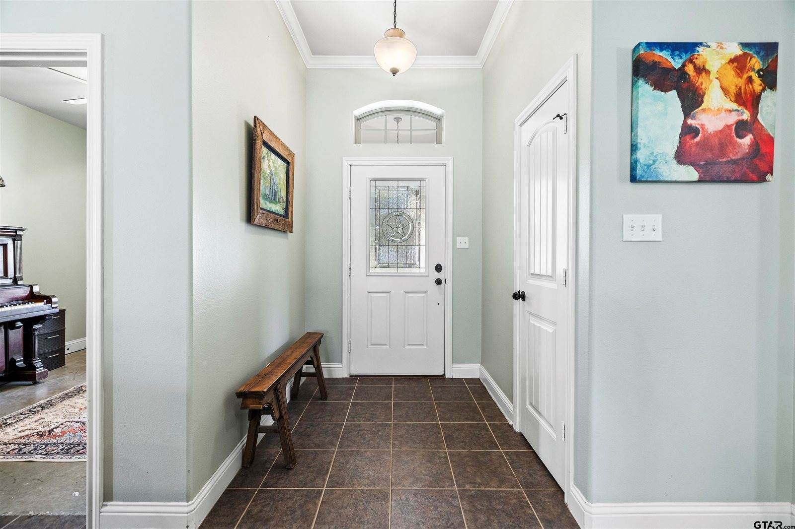 16785 S Lakeview Dr, Troup, TX 75789