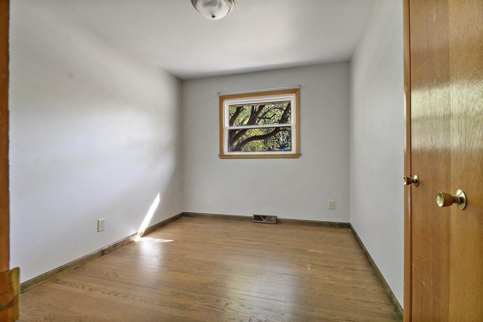 7840 43rd Ave, Kenosha, WI 53142