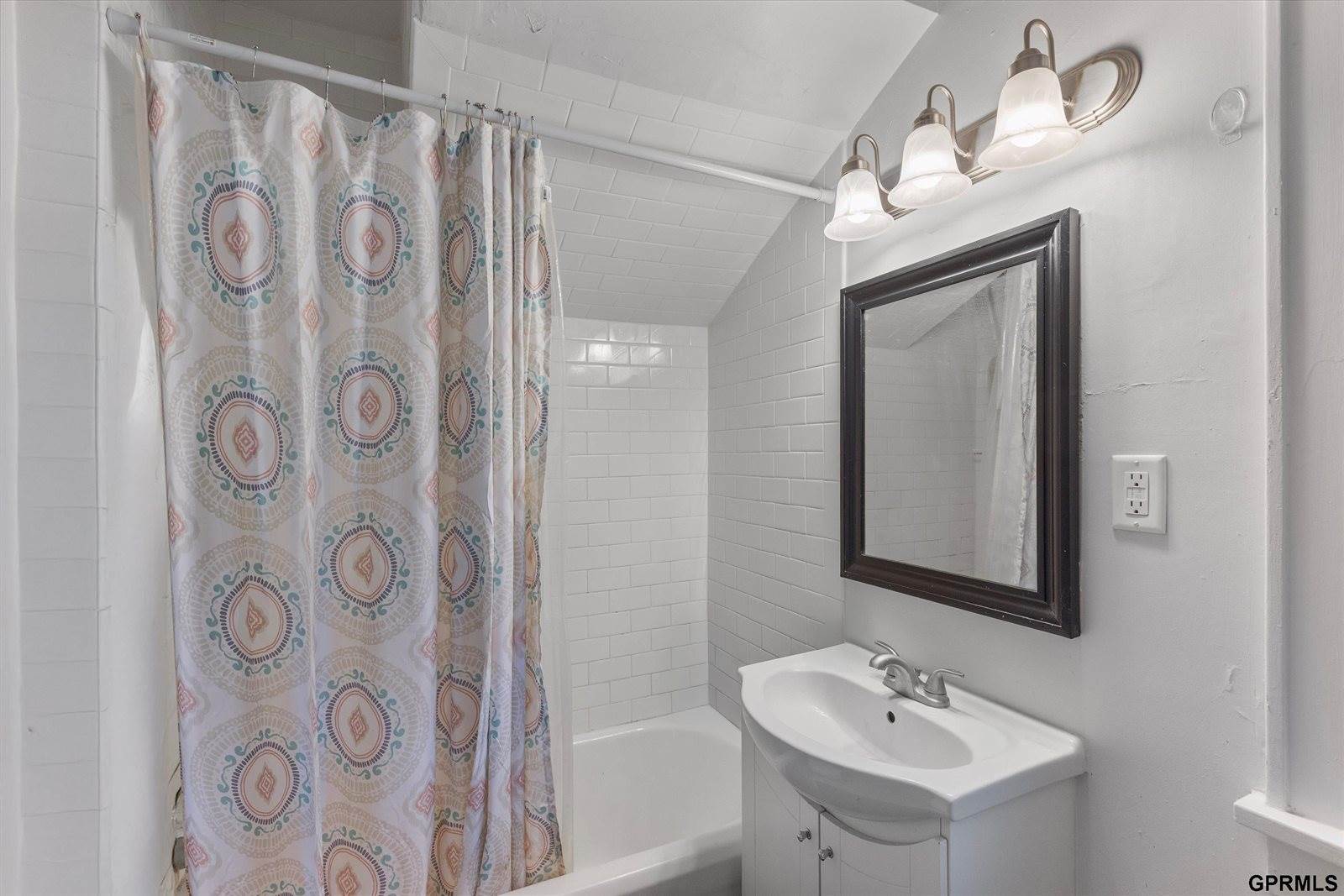 5112 South 20 Street, Omaha, NE 68107