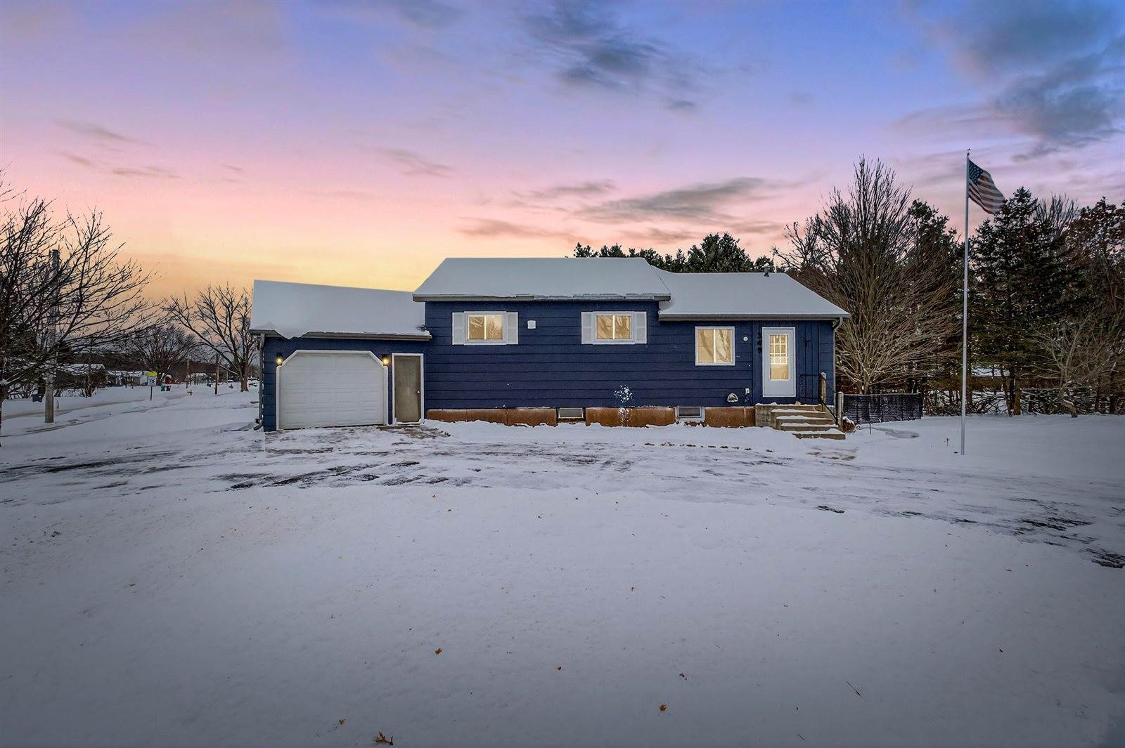 349 Crestview Lane, Nekoosa, WI 54457
