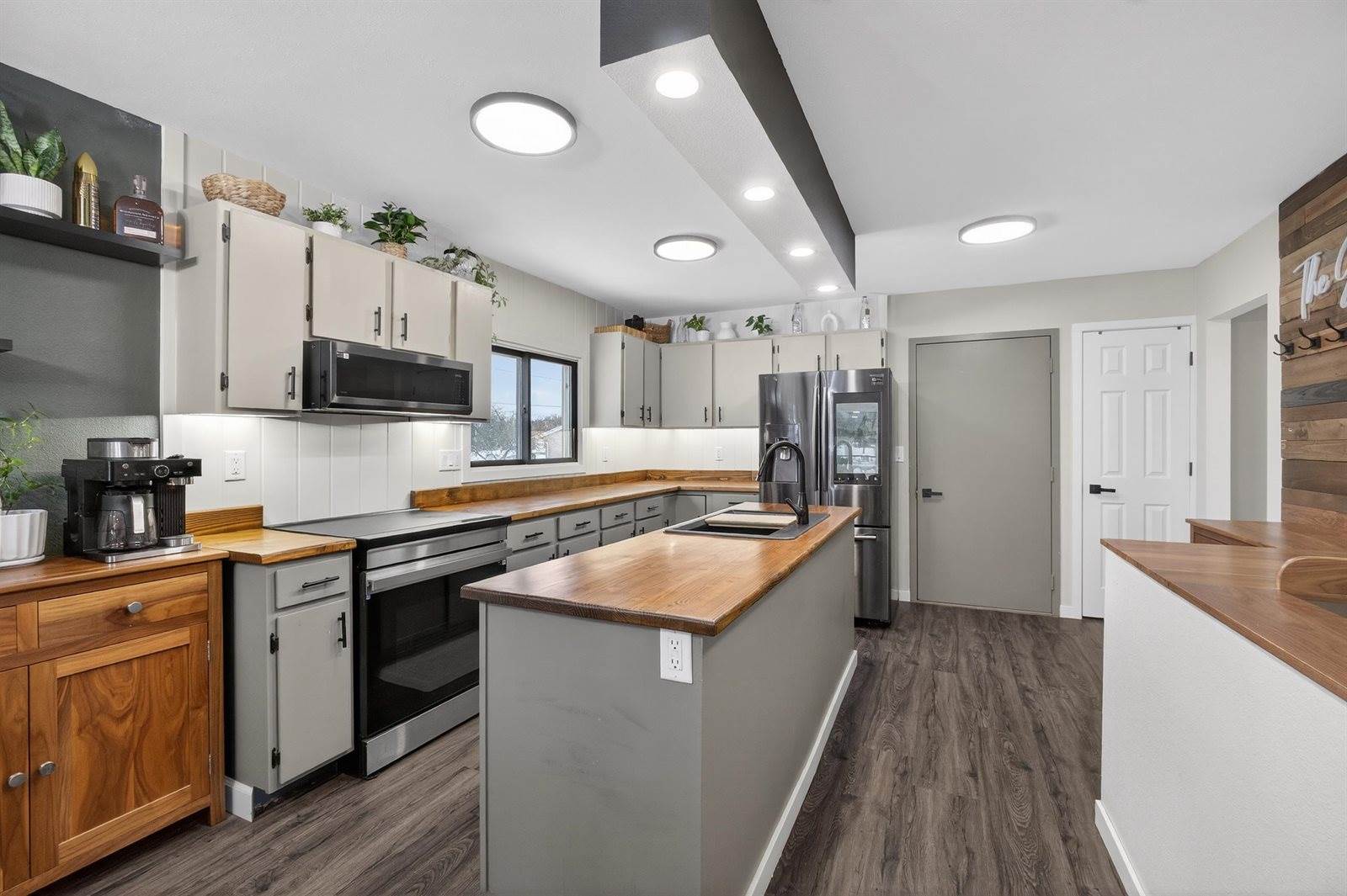 349 Crestview Lane, Nekoosa, WI 54457