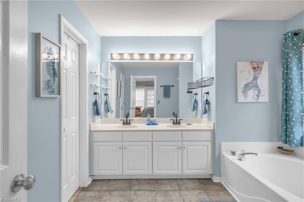 4006 Maid Marion Court, Jamestown, NC 27282