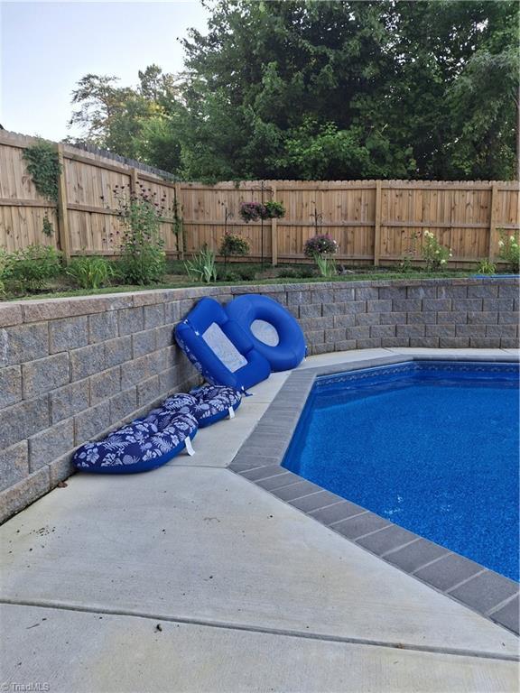 4006 Maid Marion Court, Jamestown, NC 27282