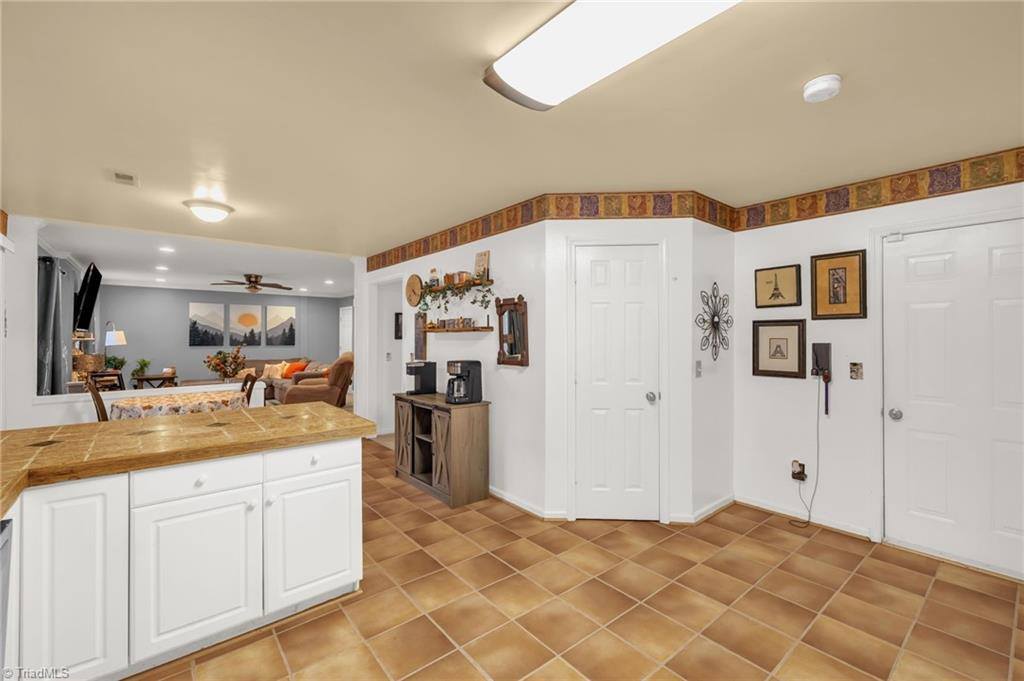 4006 Maid Marion Court, Jamestown, NC 27282