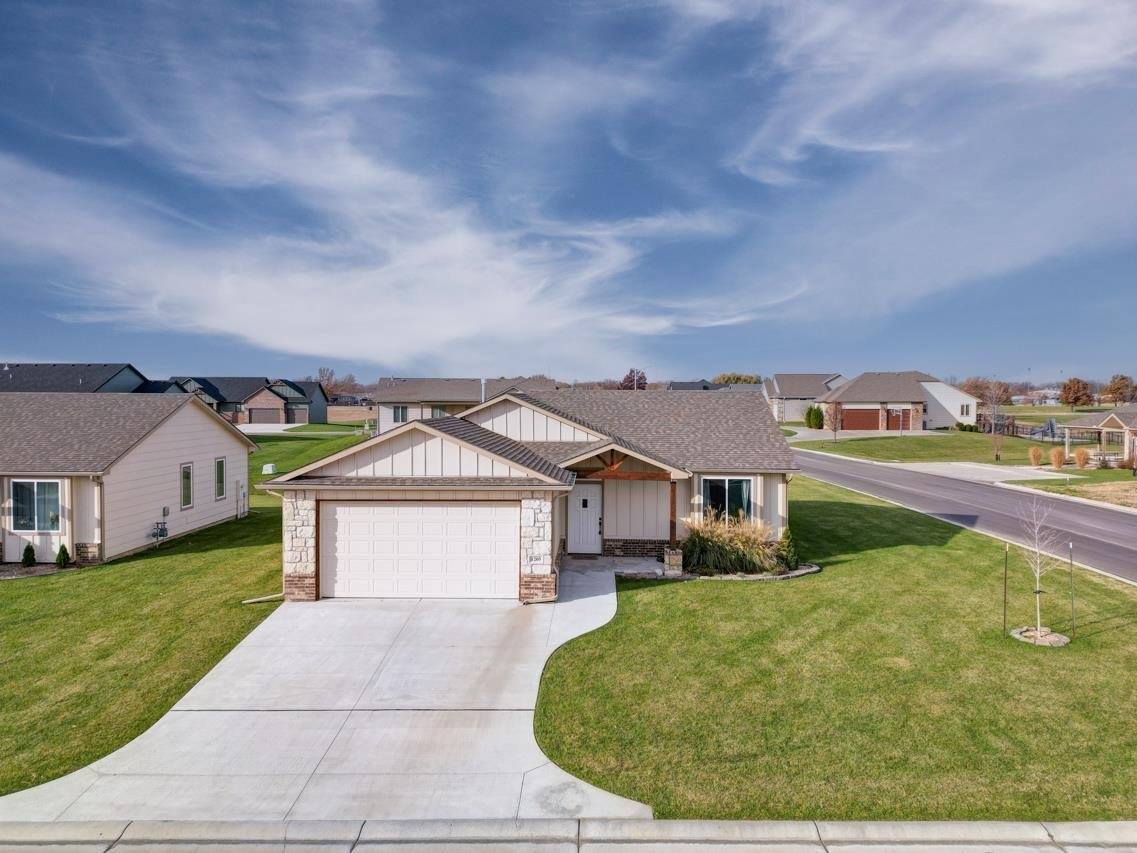 1205 East Park Glen Ct, Clearwater, KS 67026
