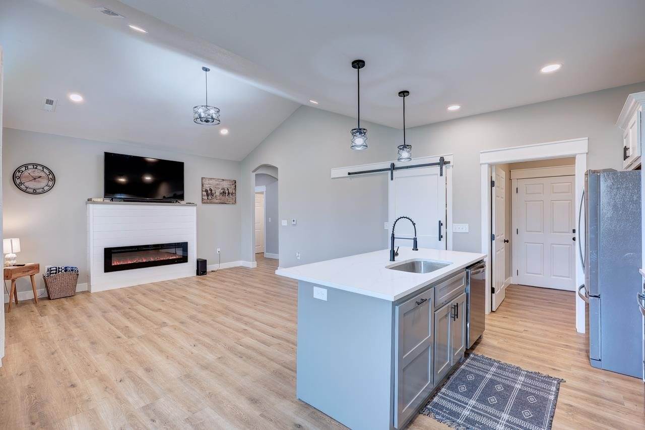 1205 East Park Glen Ct, Clearwater, KS 67026