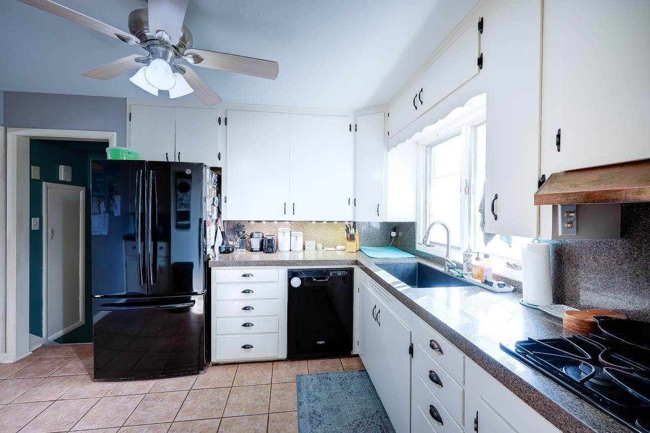 3 Eastridge Dr, Arkansas City, KS 67005