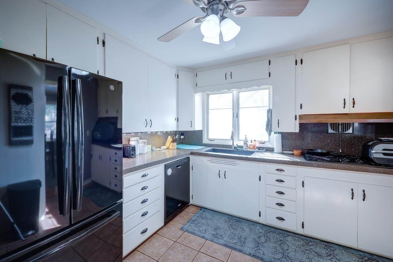 3 Eastridge Dr, Arkansas City, KS 67005