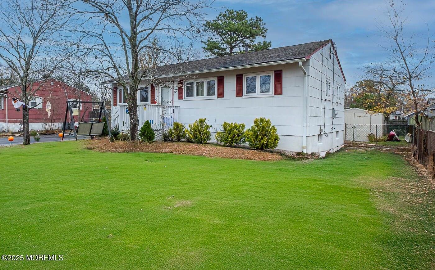 28 Baylor Street, Toms River, NJ 08757