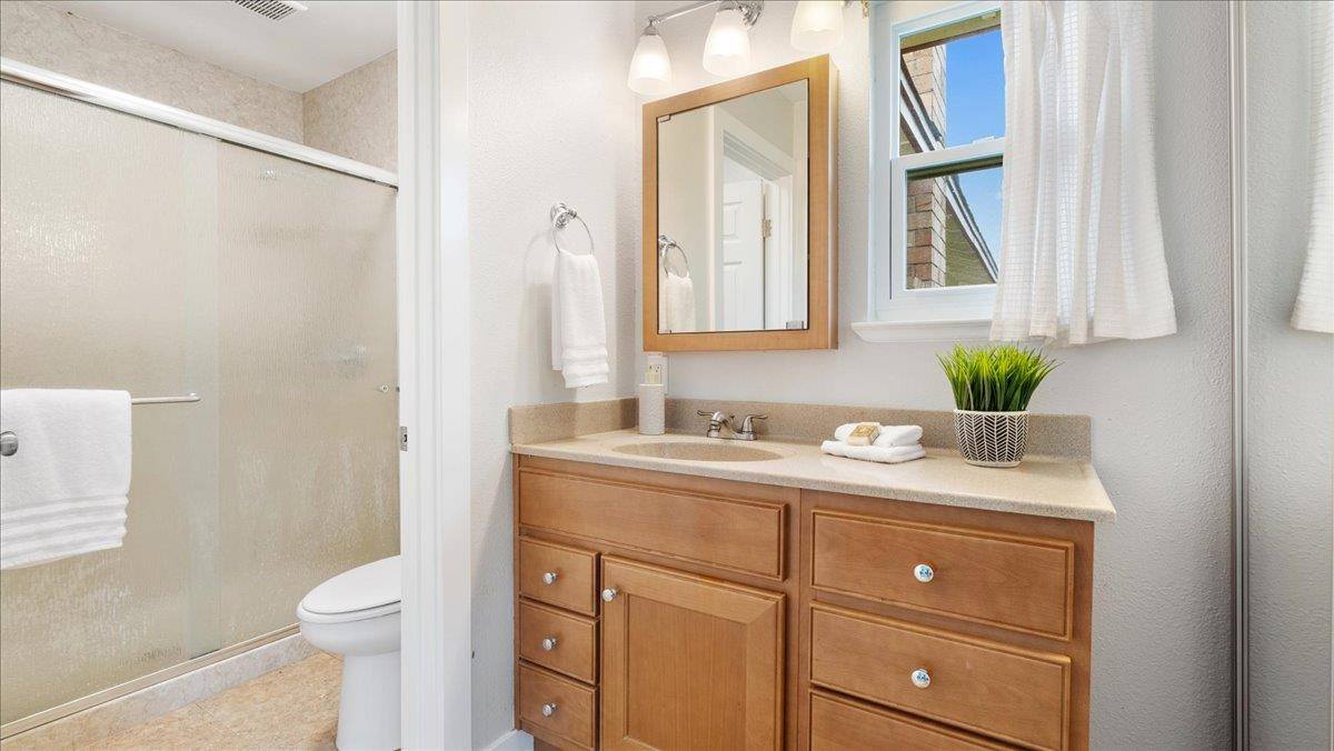 1203 Cresthaven Drive, Roseville, CA 95678