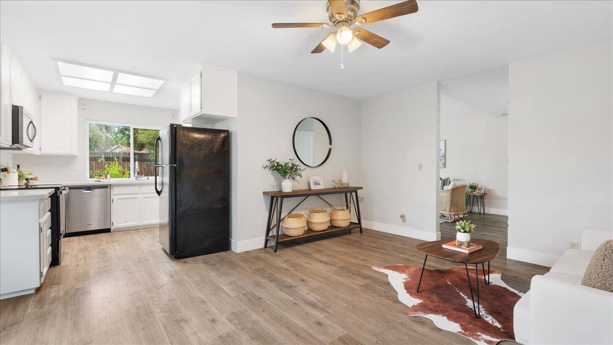 1203 Cresthaven Drive, Roseville, CA 95678