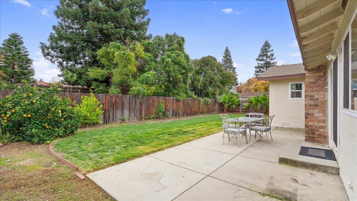 1203 Cresthaven Drive, Roseville, CA 95678