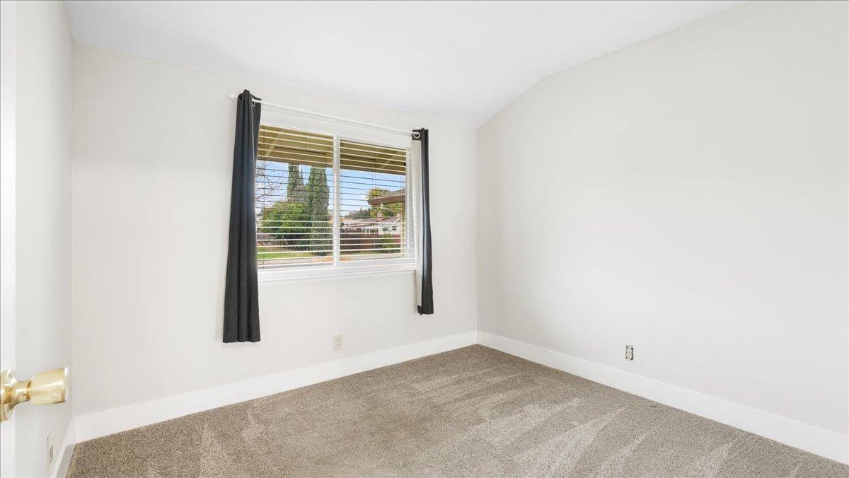 1203 Cresthaven Drive, Roseville, CA 95678