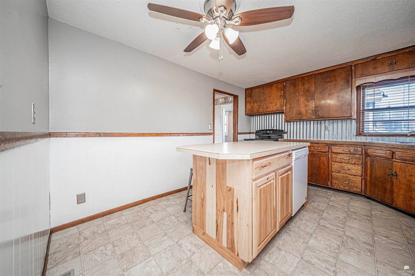104 North Brown, Abilene, KS 67410