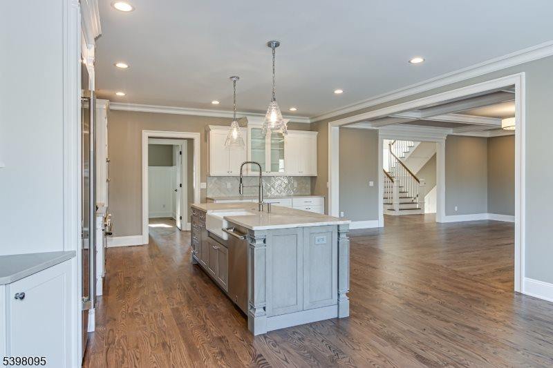 1 Juniper Pointe Trail, Green Brook Township, NJ 08812