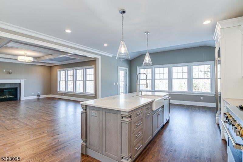 1 Juniper Pointe Trail, Green Brook Township, NJ 08812