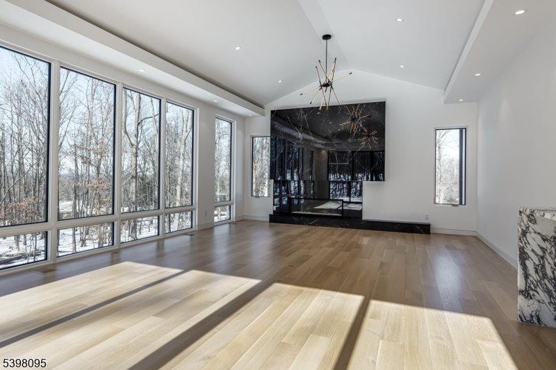 1 Juniper Pointe Trail, Green Brook Township, NJ 08812