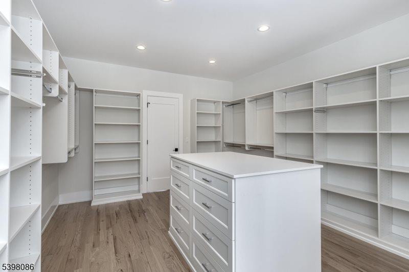 6 Harlow Pointe Cove, Green Brook Township, NJ 08812