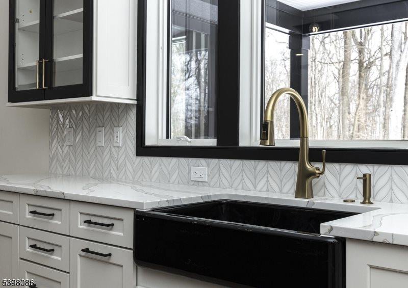 6 Harlow Pointe Cove, Green Brook Township, NJ 08812