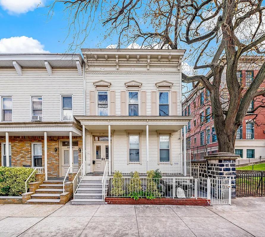 22-29 41st Street, Astoria, NY 11105