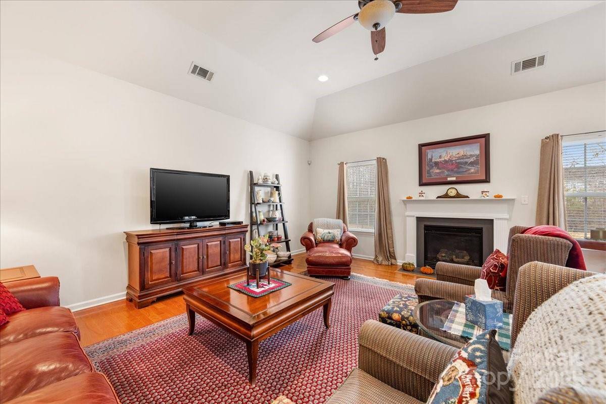 2126 Blue Iris Drive, Matthews, NC 28104