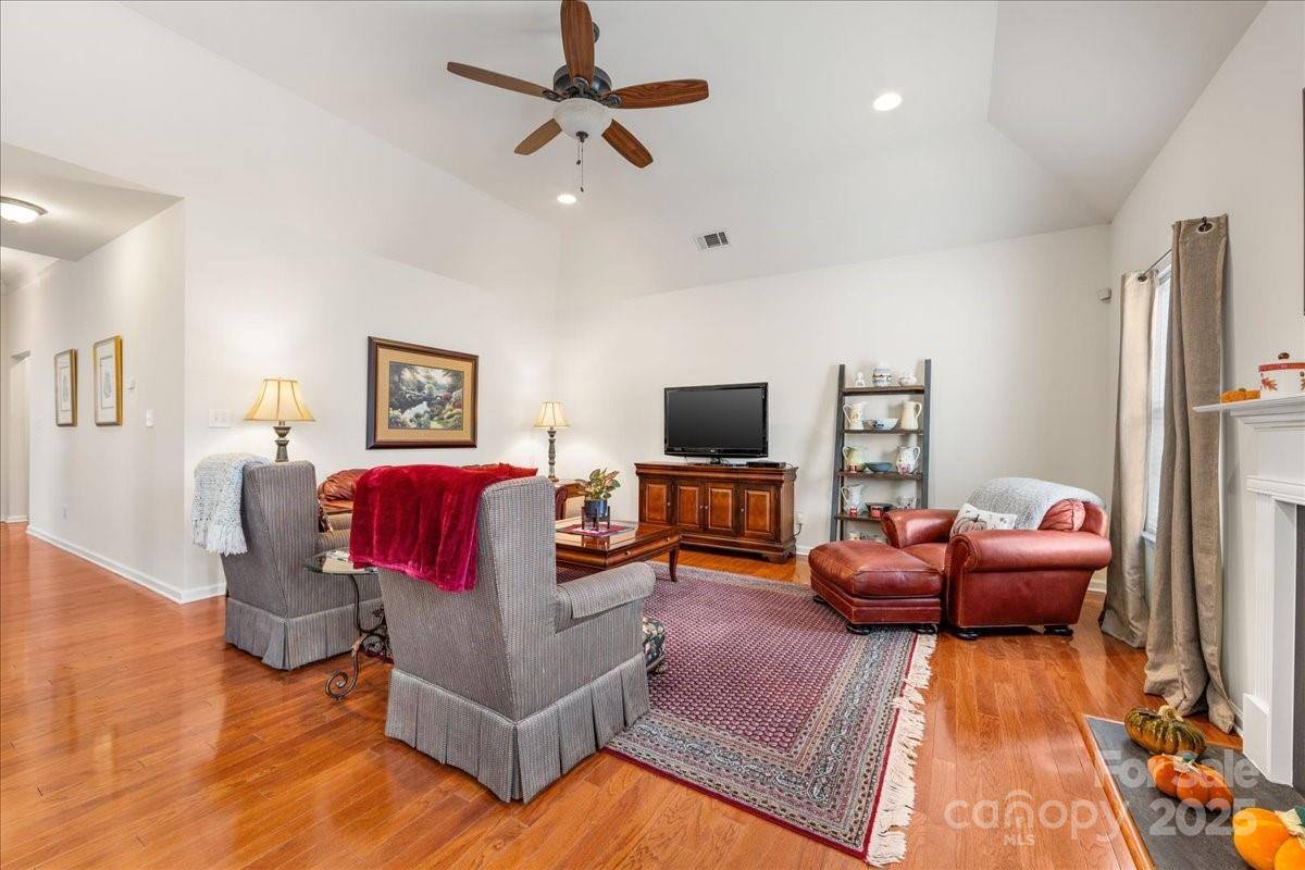 2126 Blue Iris Drive, Matthews, NC 28104