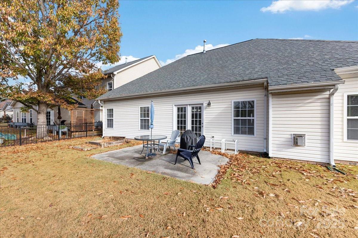 2126 Blue Iris Drive, Matthews, NC 28104