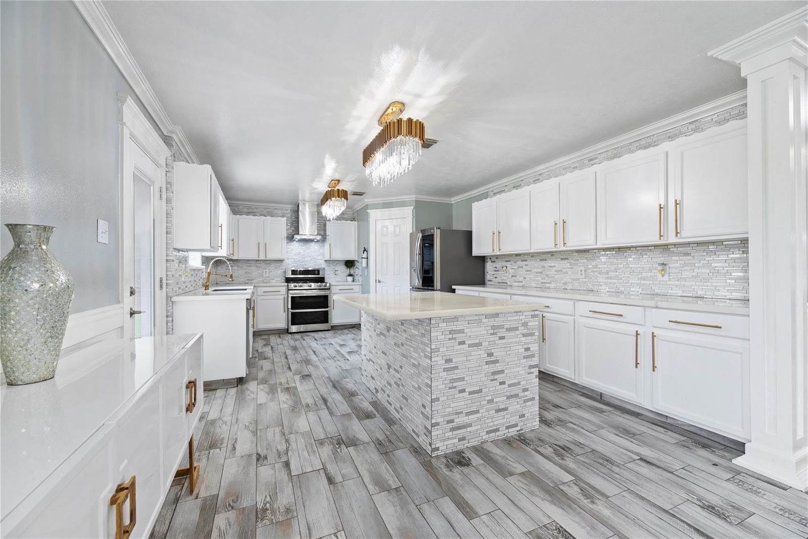 1010 Stillgate Court, Spring, TX 77373