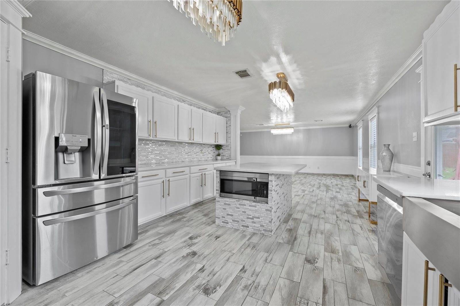 1010 Stillgate Court, Spring, TX 77373