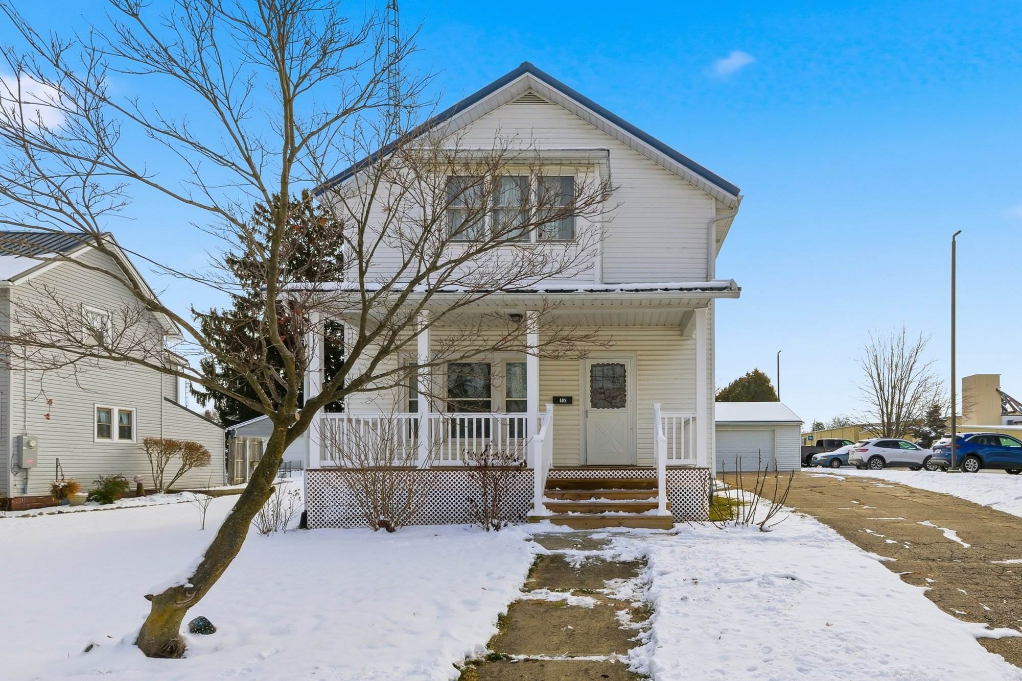 12 Franklin Ave, Shelby, OH 44875