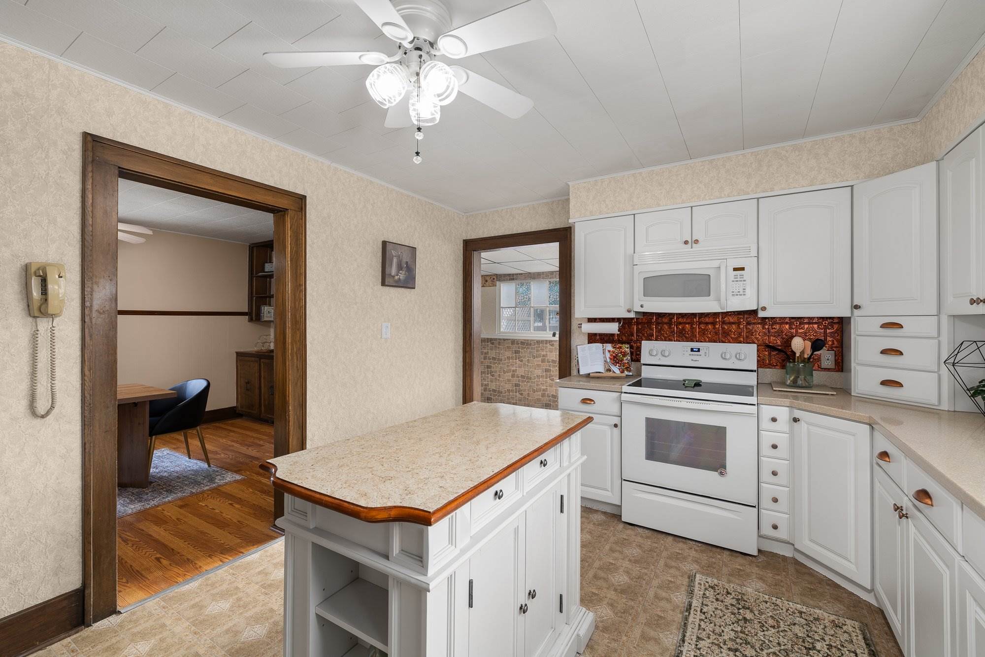 12 Franklin Ave, Shelby, OH 44875