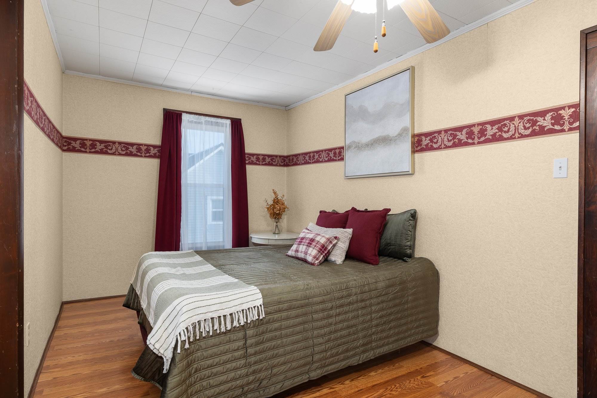 12 Franklin Ave, Shelby, OH 44875