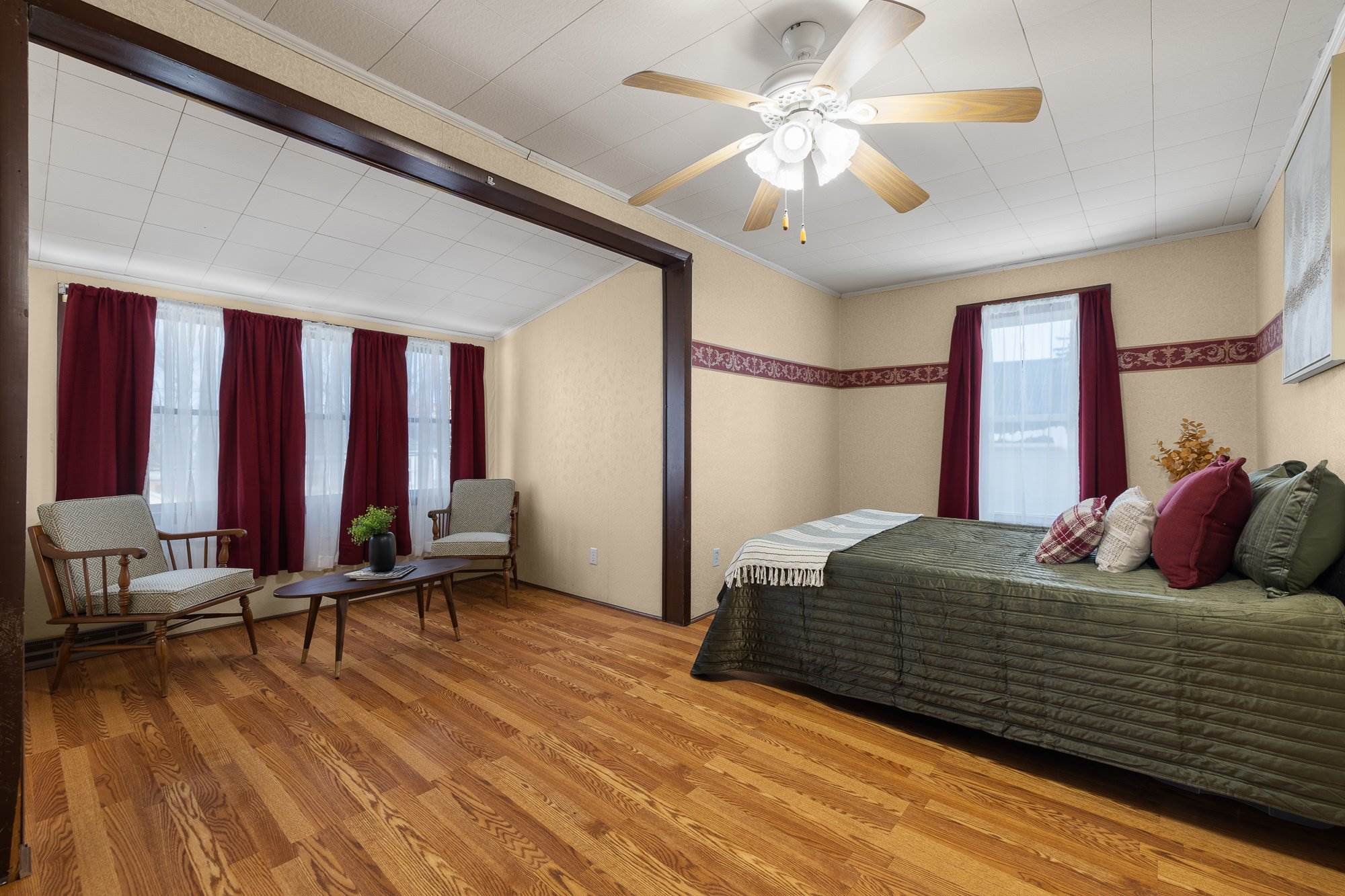 12 Franklin Ave, Shelby, OH 44875