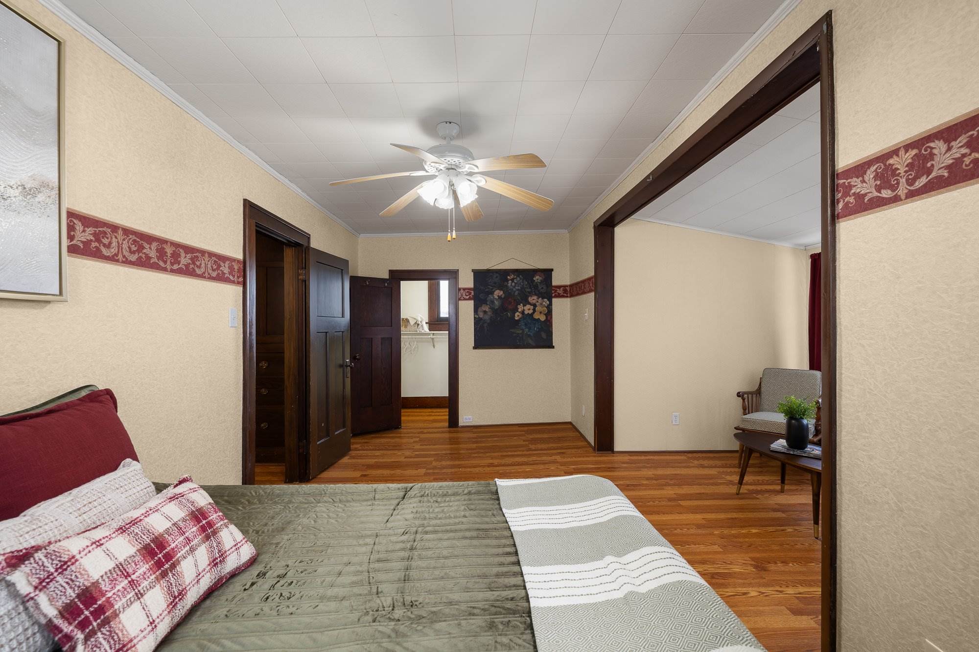 12 Franklin Ave, Shelby, OH 44875