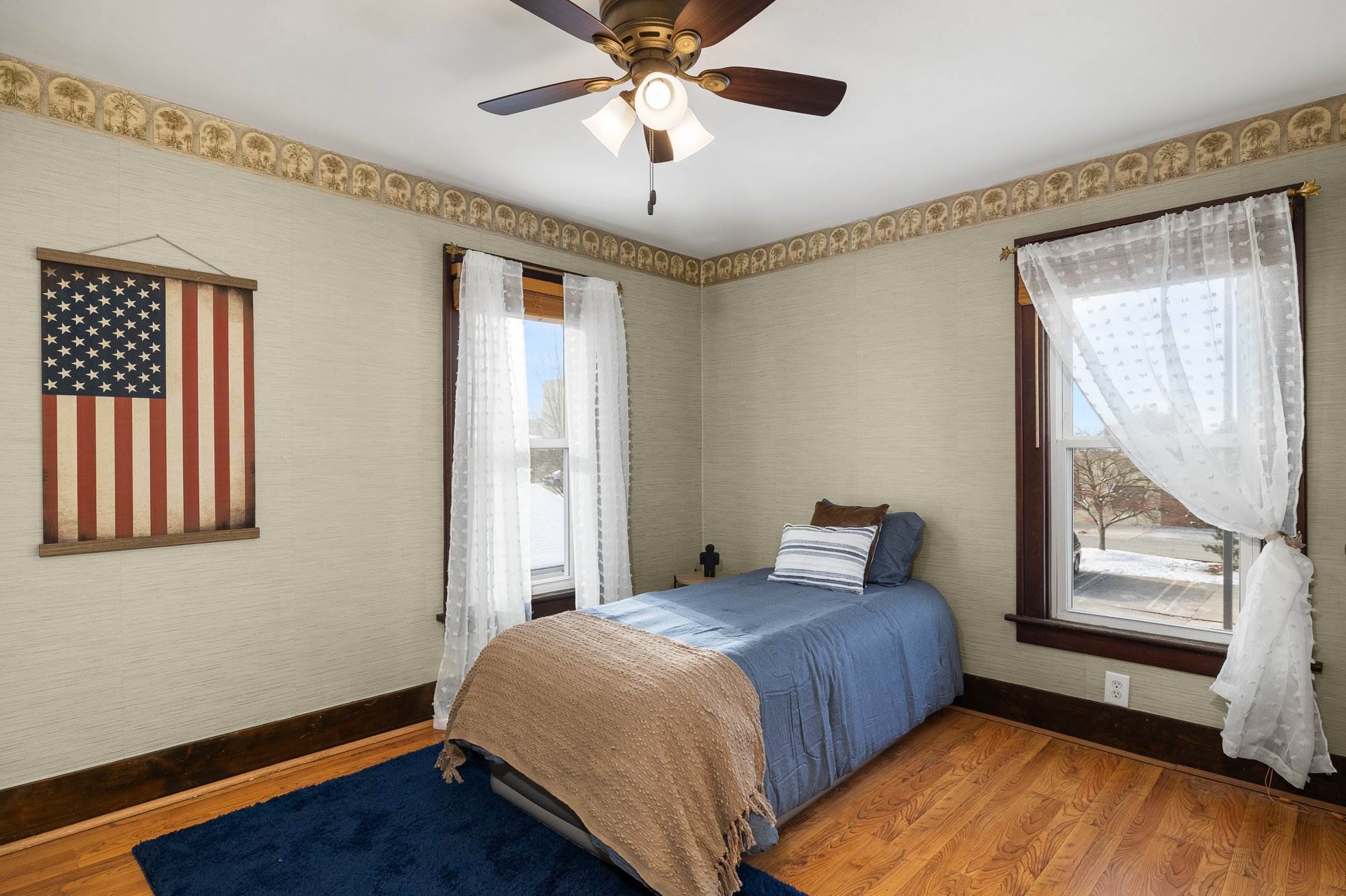 12 Franklin Ave, Shelby, OH 44875