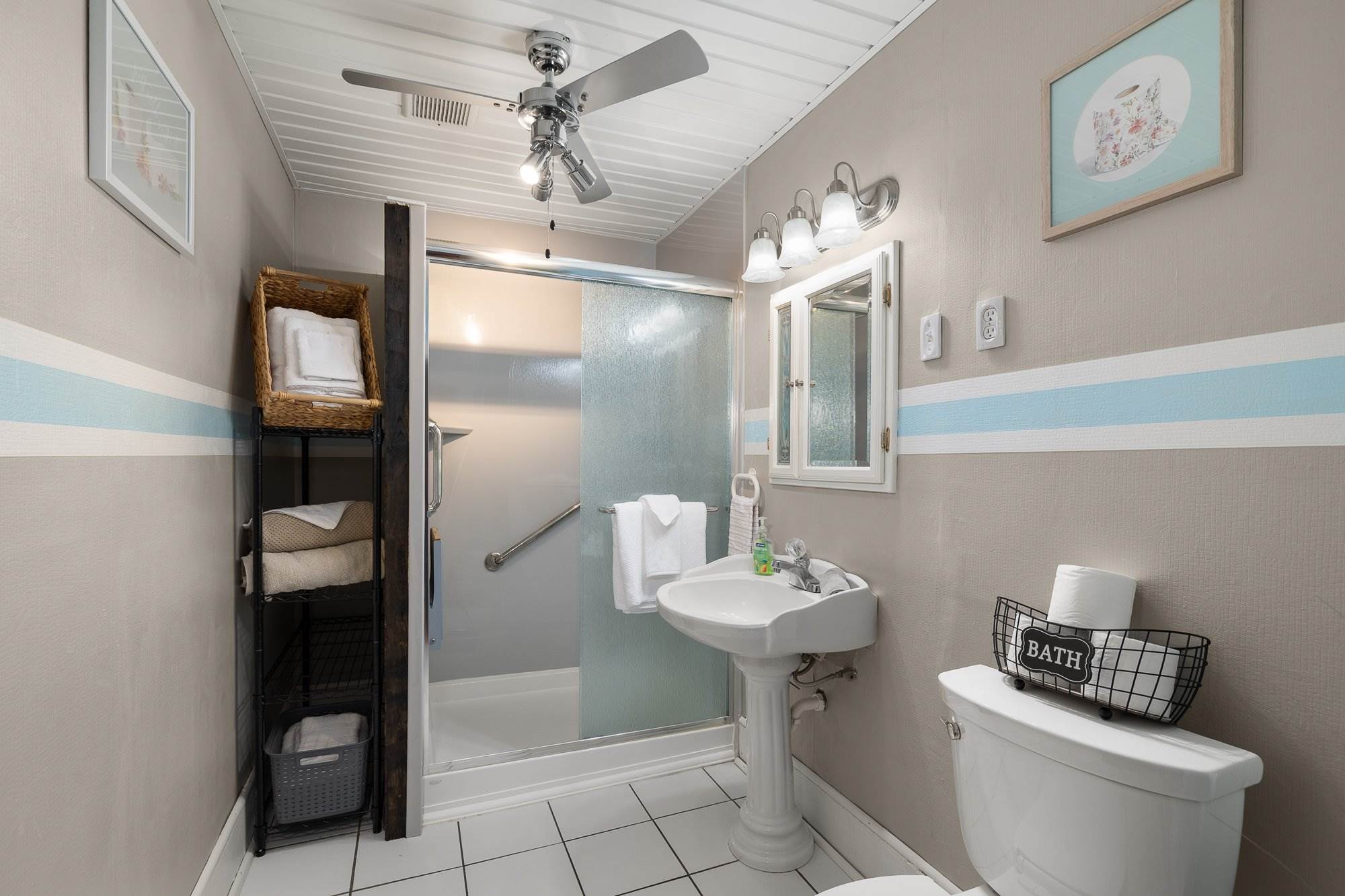 12 Franklin Ave, Shelby, OH 44875