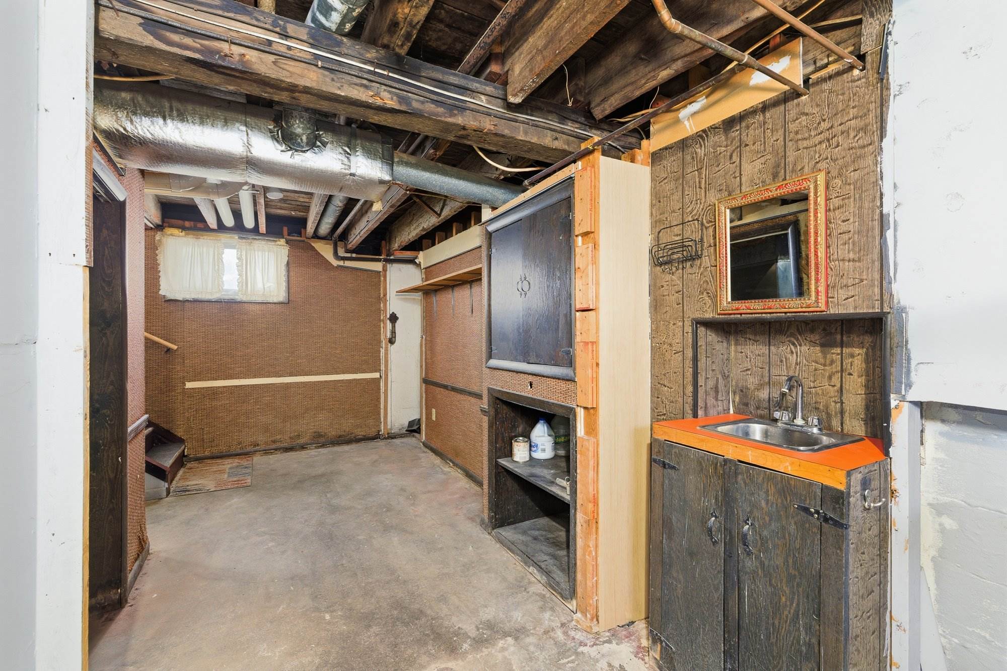 12 Franklin Ave, Shelby, OH 44875