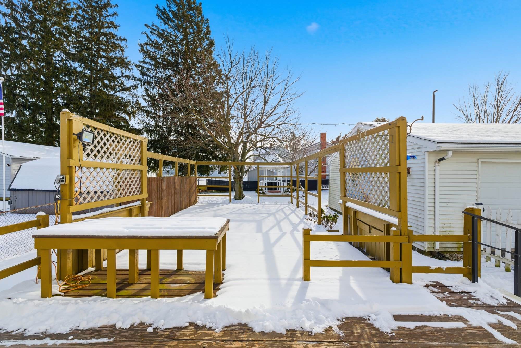 12 Franklin Ave, Shelby, OH 44875