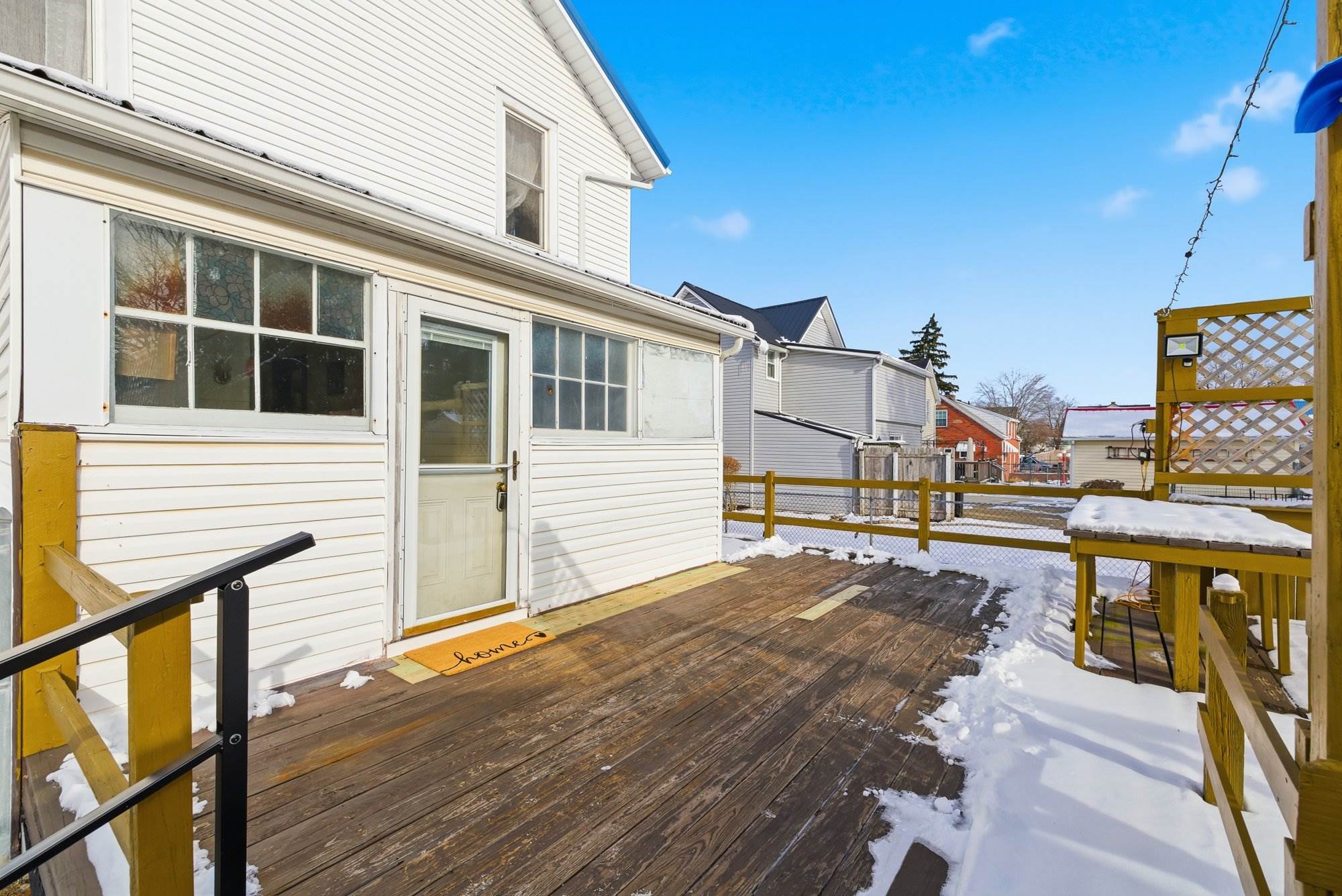 12 Franklin Ave, Shelby, OH 44875