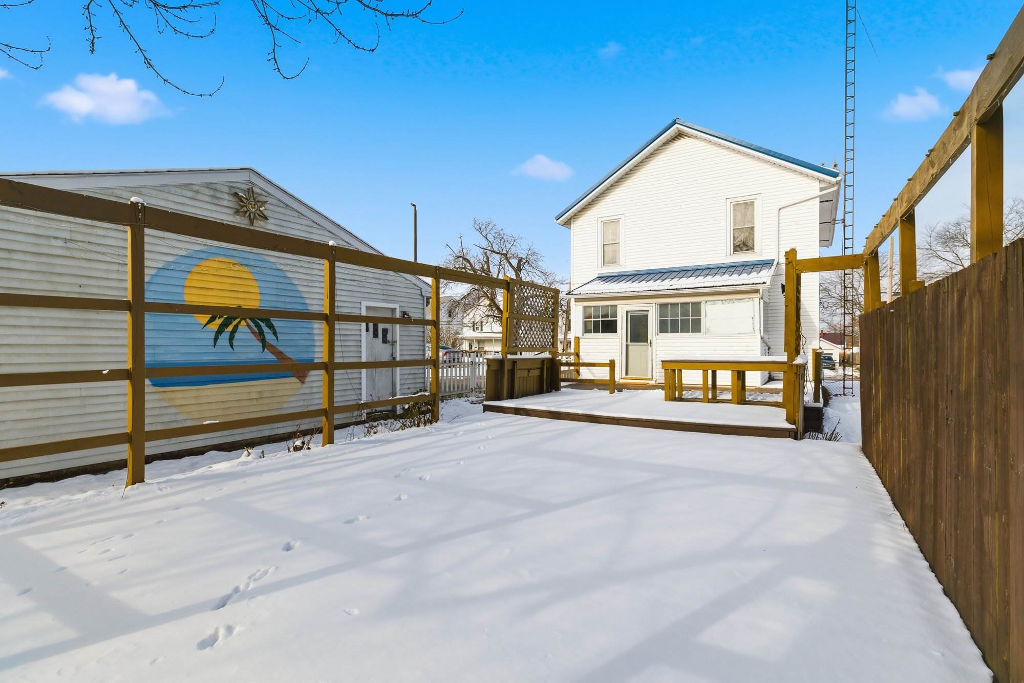 12 Franklin Ave, Shelby, OH 44875